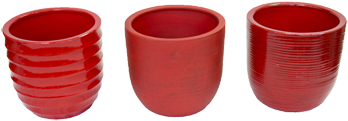 Vases en terracotta coloré rouge